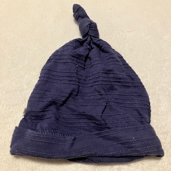 *last chance* Burt’s Bees Blue knot hat - Picture 2 of 3